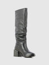 Botas com Ponta Redonda em Preto